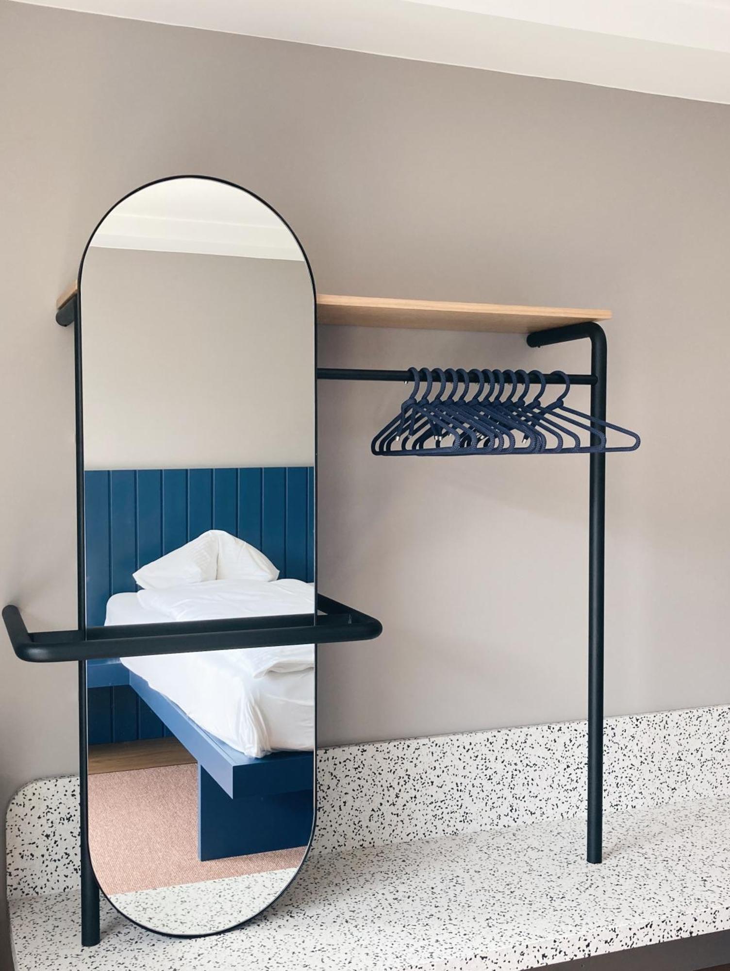 Hop Apartments & Suites Интерлакен Экстерьер фото