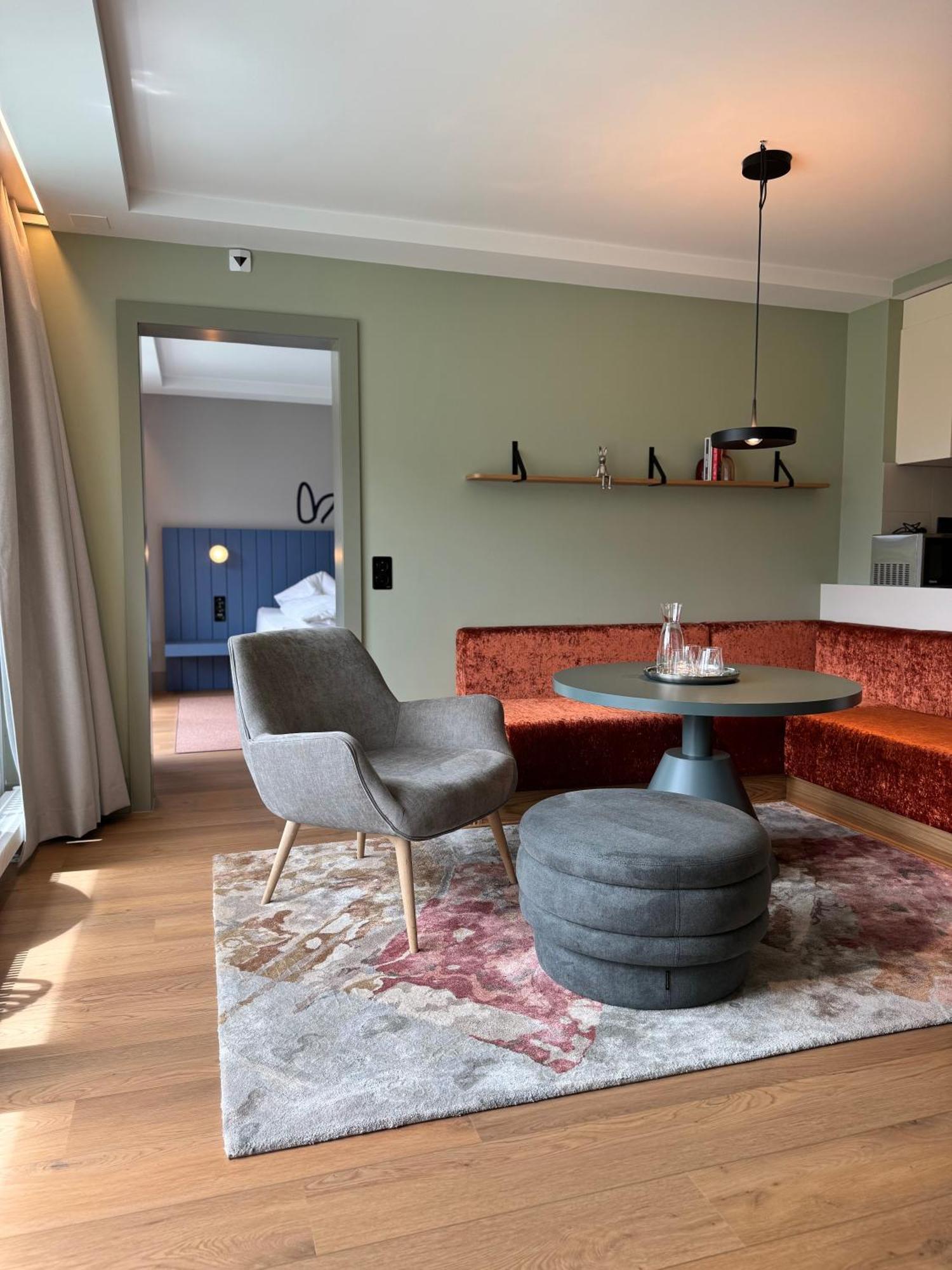 Hop Apartments & Suites Интерлакен Экстерьер фото
