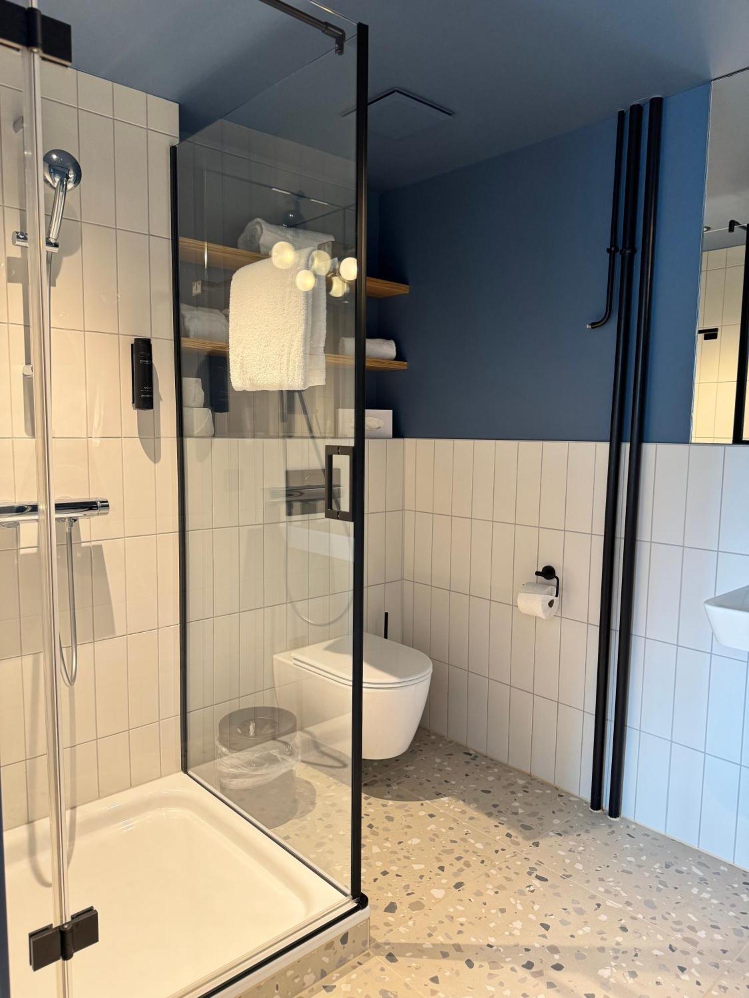 Hop Apartments & Suites Интерлакен Экстерьер фото