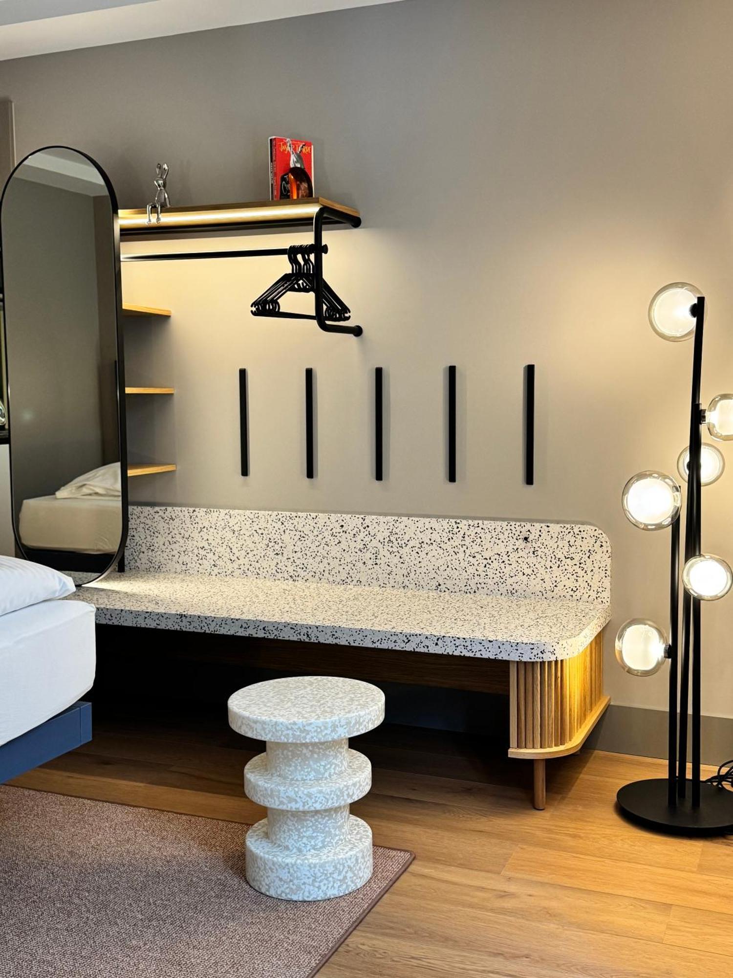 Hop Apartments & Suites Интерлакен Экстерьер фото